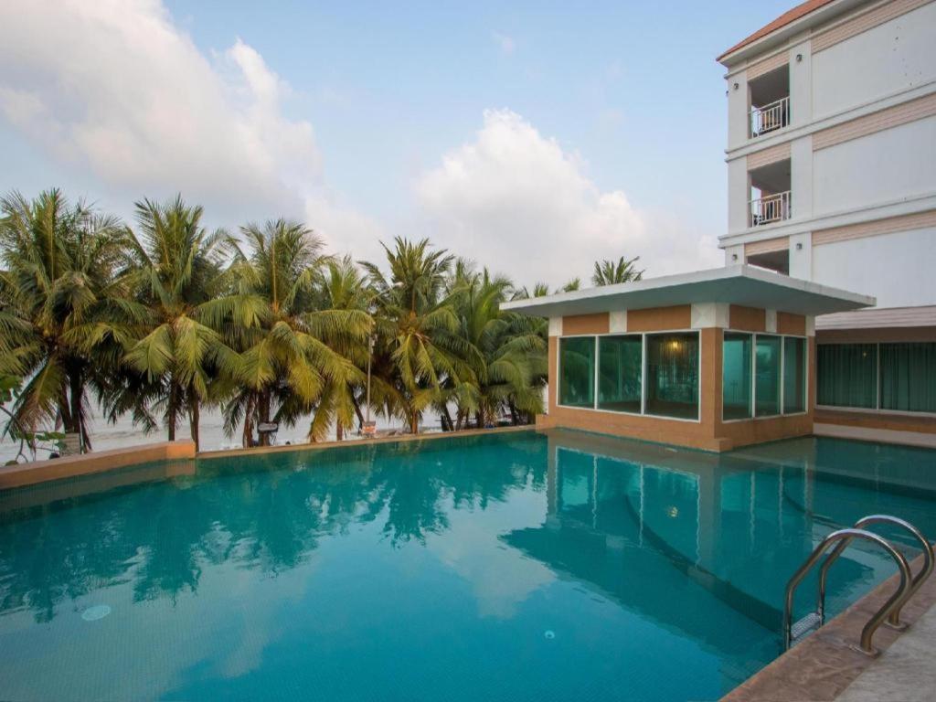 Nana Chat Bangsaen Hotel Si Racha Exterior foto
