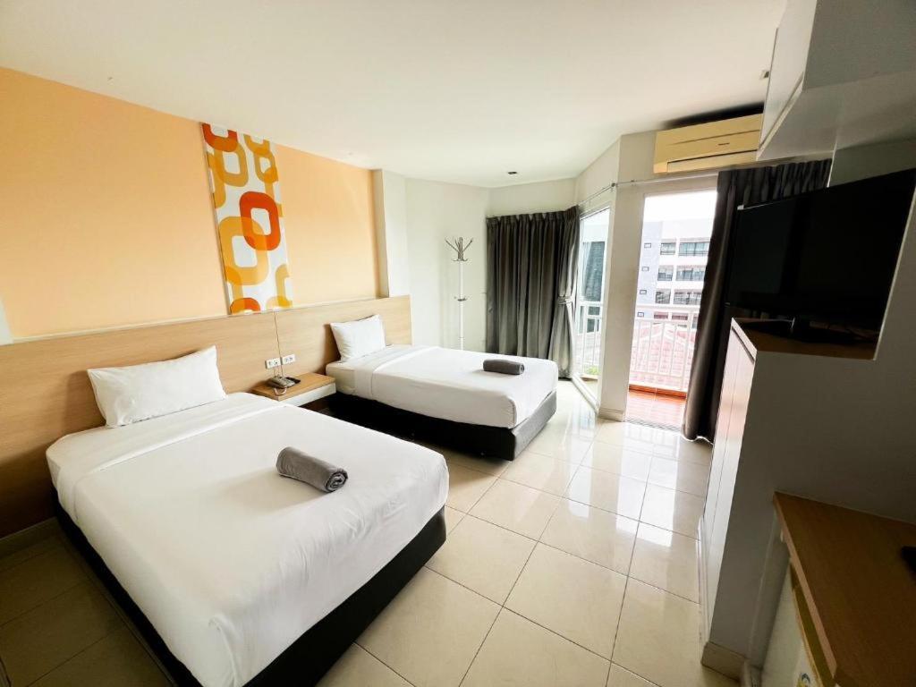 Nana Chat Bangsaen Hotel Si Racha Exterior foto