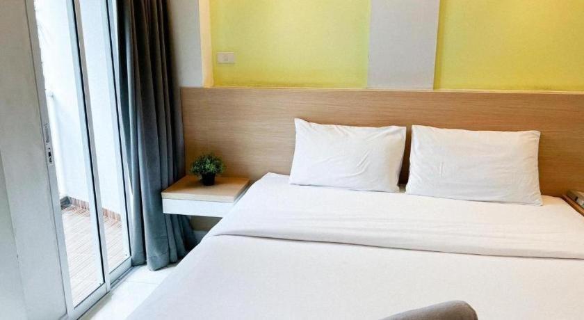 Nana Chat Bangsaen Hotel Si Racha Exterior foto